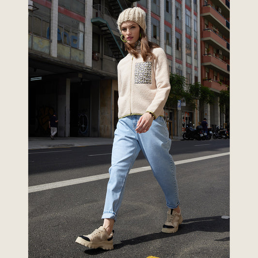 Unique Ways of Wearing your Favourite Sweatshirt