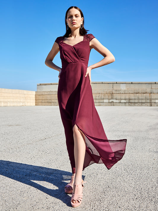 Summer outfits that highlight body curve